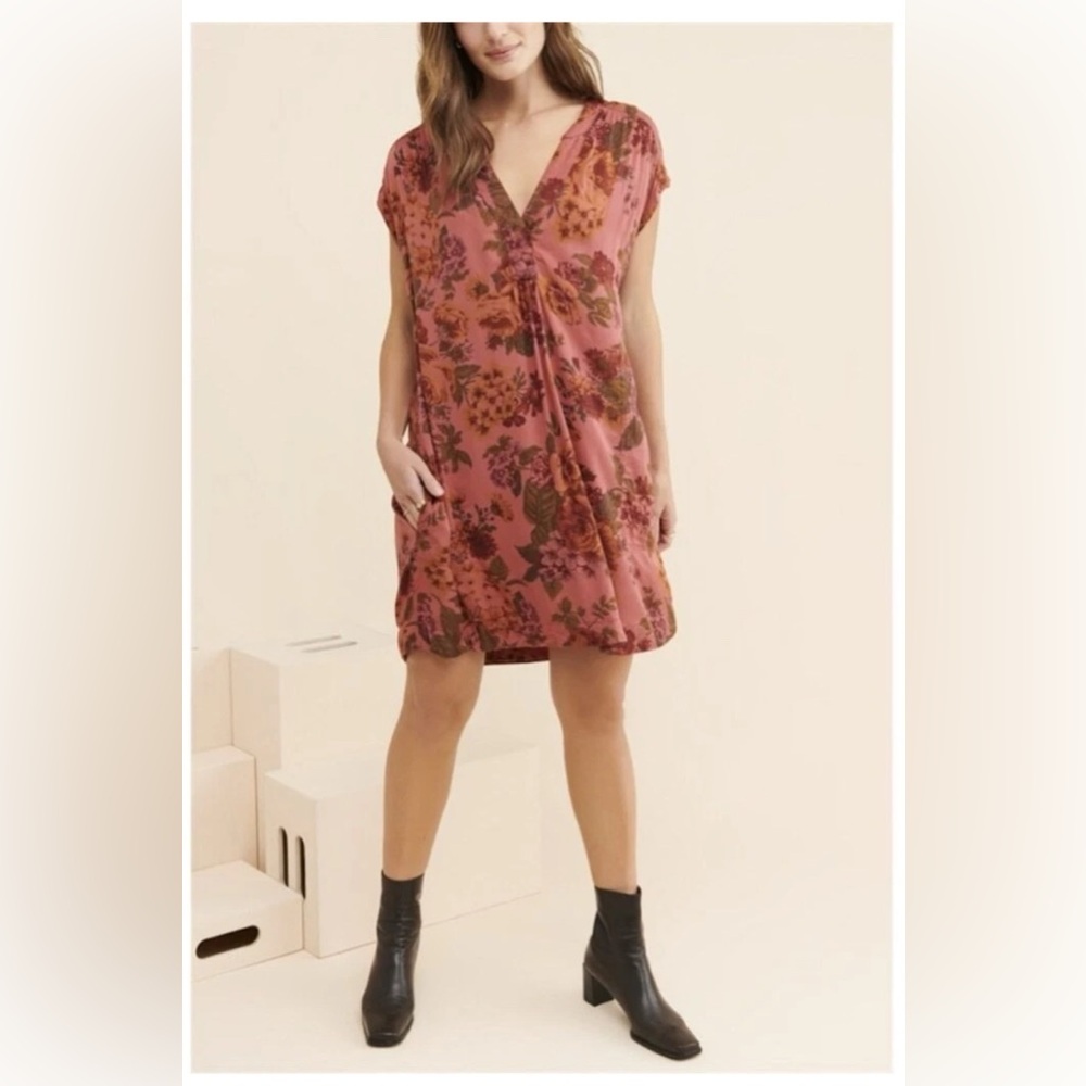 Super cute Anthropologie Tunic Dress with Pockets!